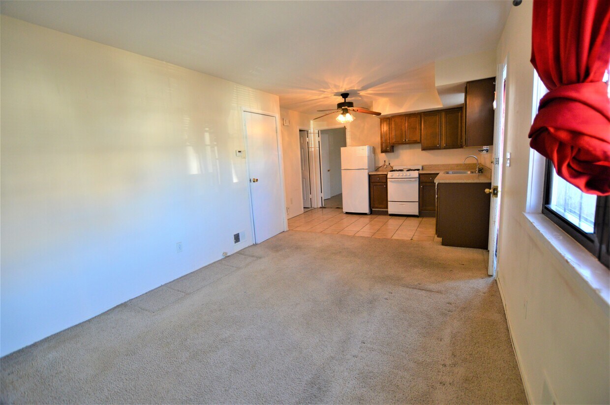 Primary Photo - 4 Behan Ct