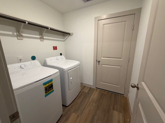 Foto del edificio - 7728 Evening Emerald Dr