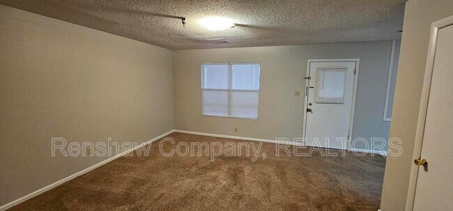 Foto del edificio - 900 S College St