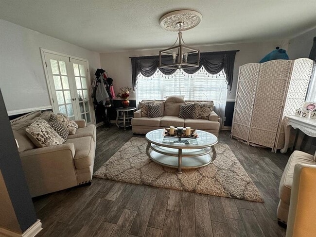 Building Photo - 4612 Mesa Verde Dr