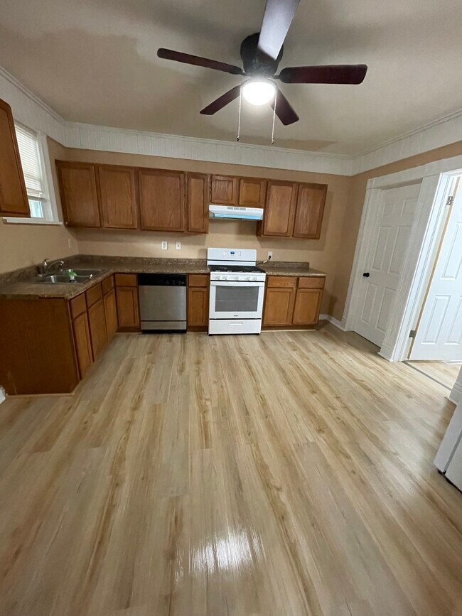 Cocina - 630 Hagerer St