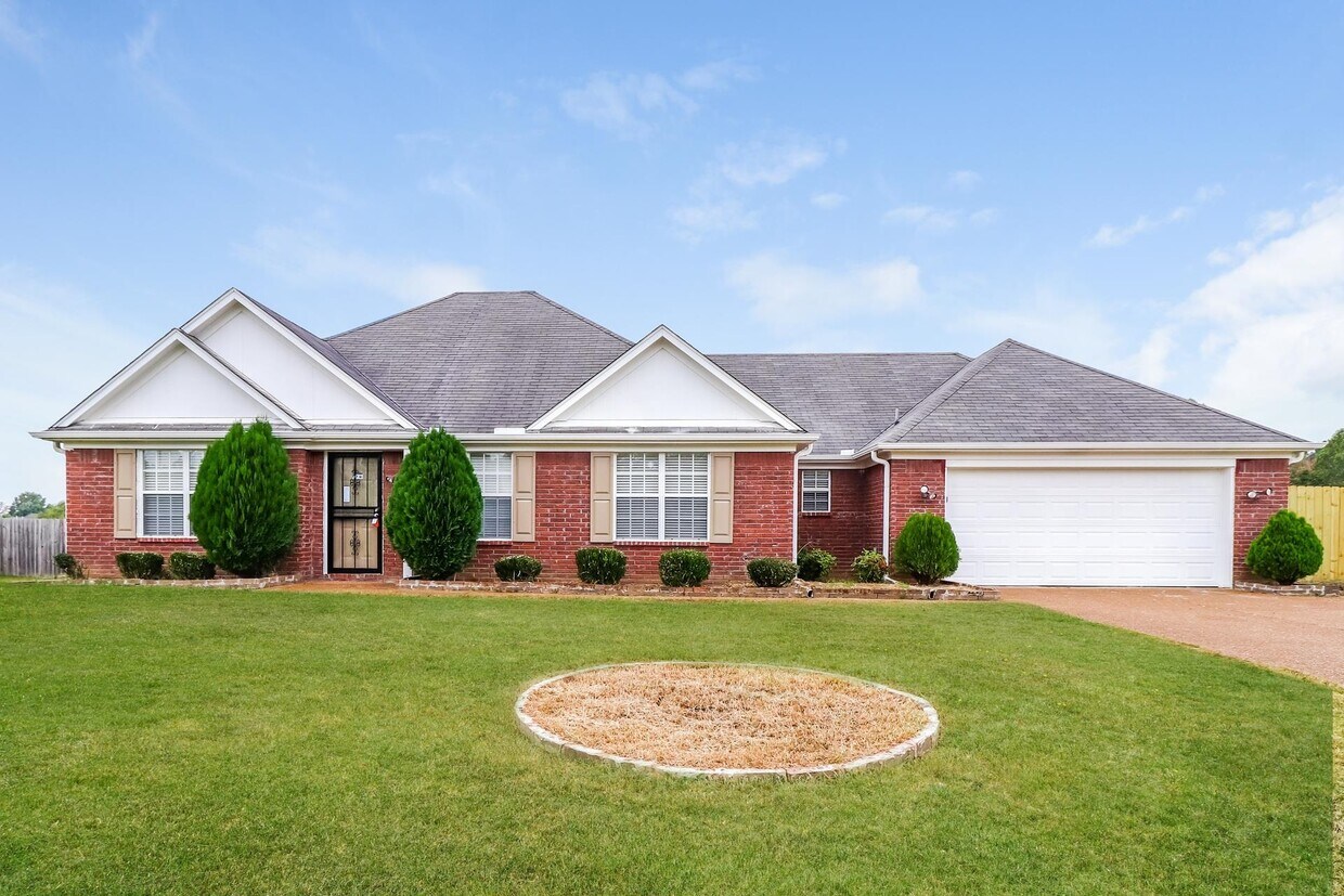 Foto principal - 2415 N Forest Hill Irene Rd