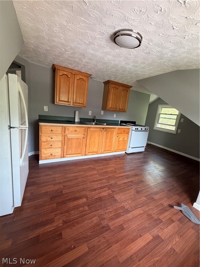 Building Photo - 1399 Barlow Rd