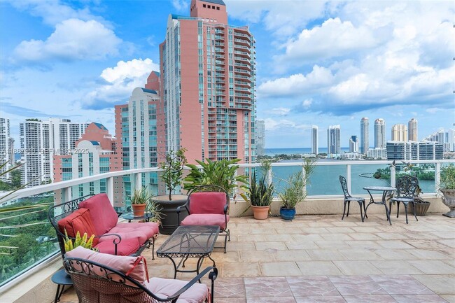 Foto del edificio - 3340 NE 190th St