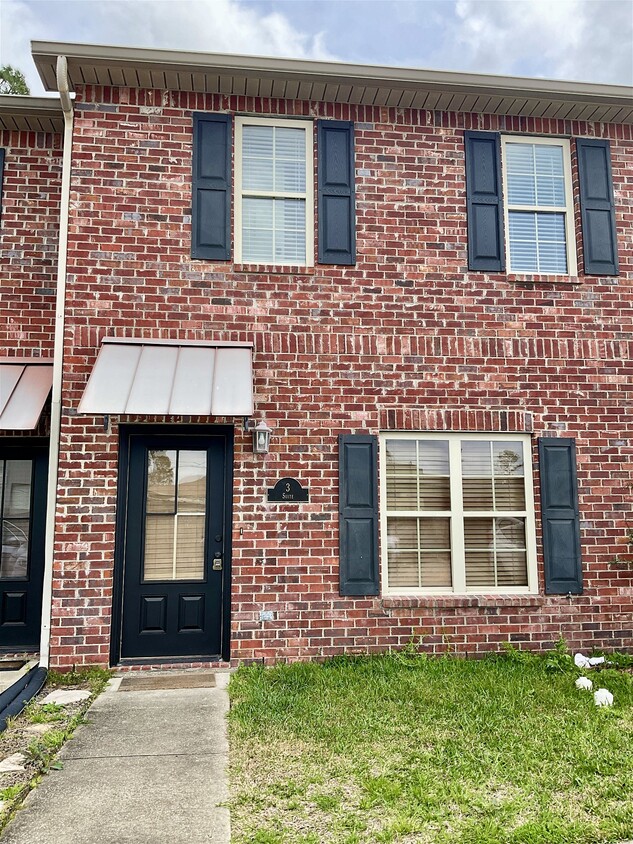 Foto principal - 620 Bienville Street Apt #3, Lake Charles,...