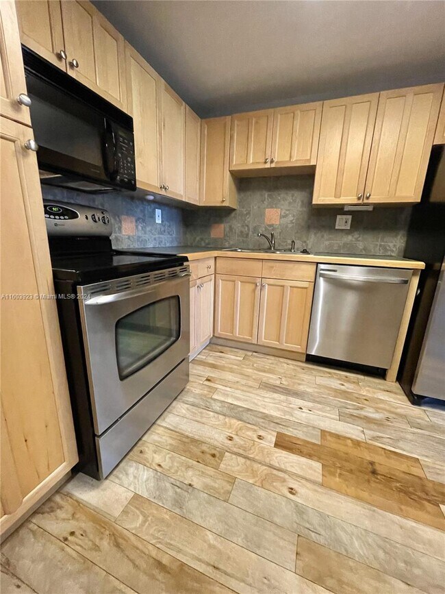 Foto del edificio - 2751 Taft St
