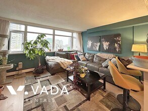 Building Photo - 1770 Barclay St