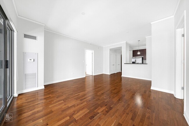 Foto del edificio - 420 E Waterside Dr
