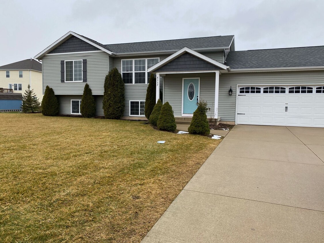 Foto principal - Great home in Hudsonville School District!