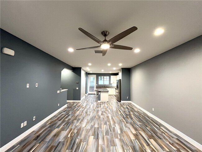 Building Photo - 588 Boulder Cir