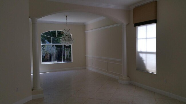 Building Photo - 9694 Palma Vista Way