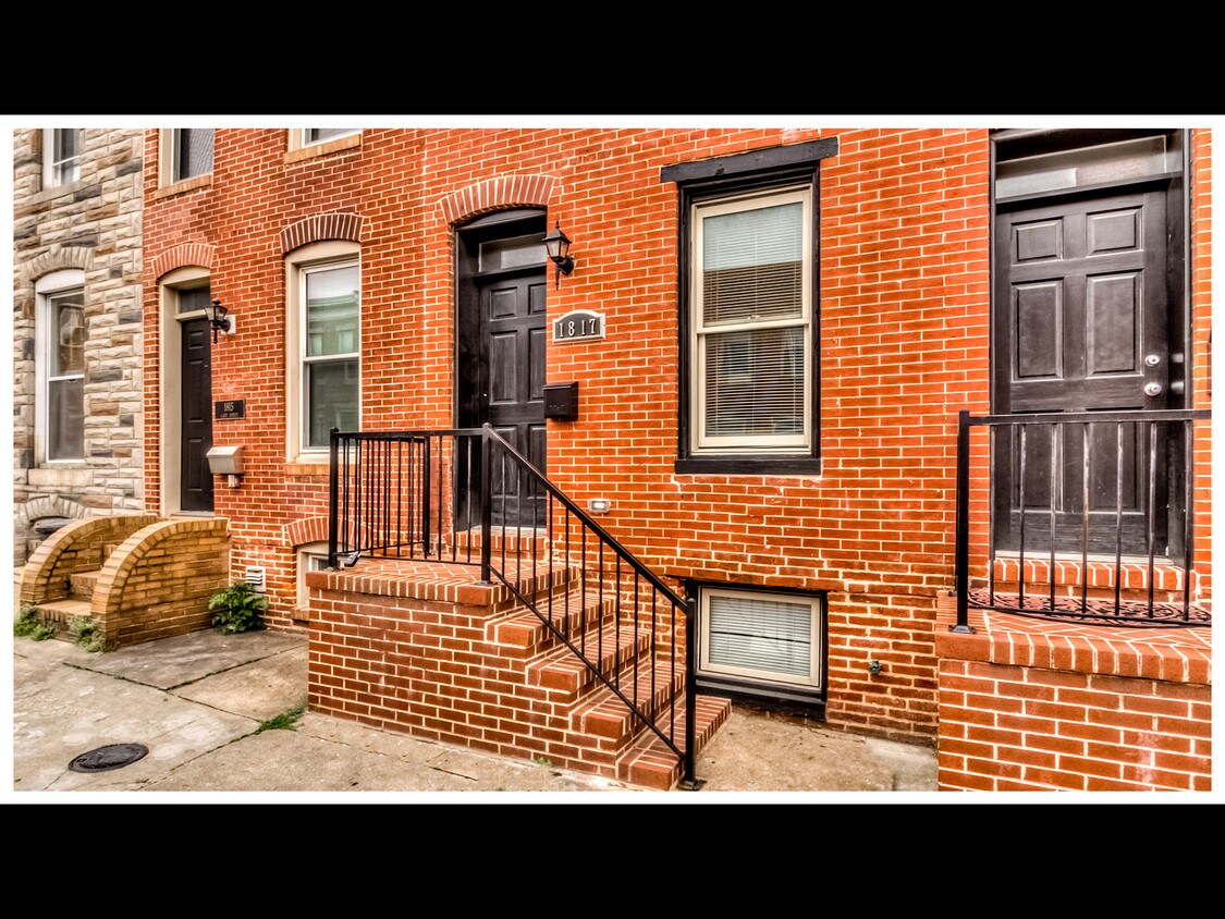 Primary Photo - 1817 Light St
