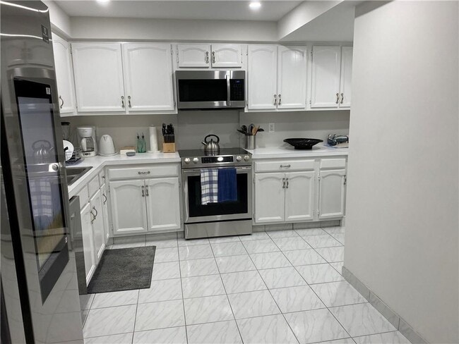 Building Photo - 5100 N Ocean Blvd