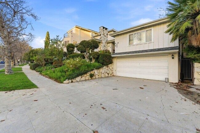 Building Photo - 1008 Westholme Ave