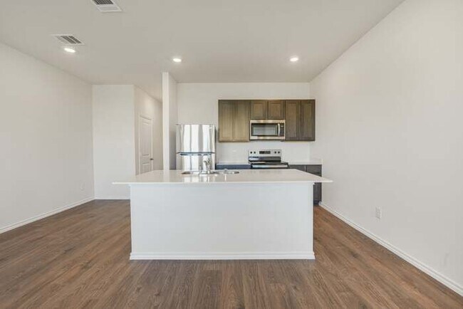 Building Photo - 313 Tall Cedar Wy