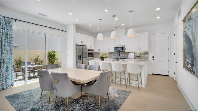 Building Photo - 138 Yugen