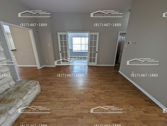Building Photo - 3/2 Available in Saginaw!