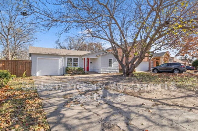 Photo - 320 NE 31st St House