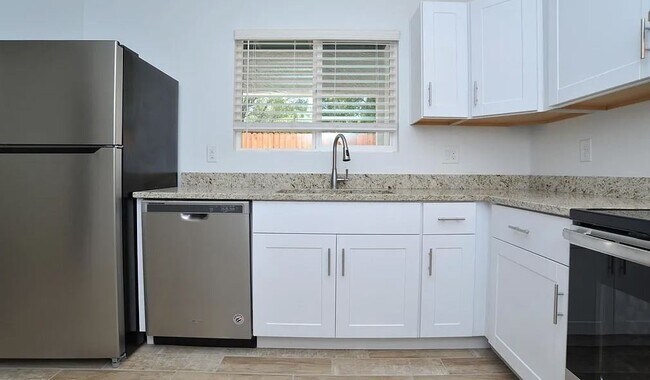 Foto del edificio - 3318 E Presidio Rd