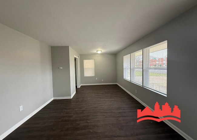 Foto del edificio - 1456 E Raines Rd