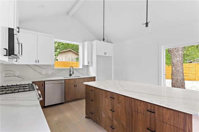 Building Photo - 2813 Prado St