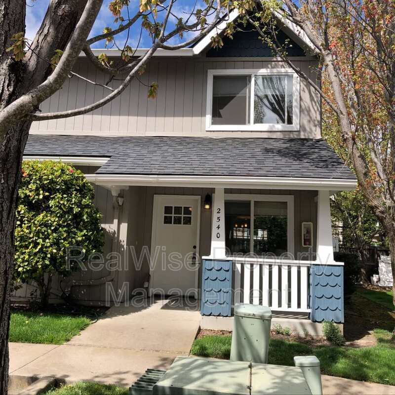 2540 Siskiyou Blvd, Ashland, OR 97520 Condo for Rent in Ashland, OR