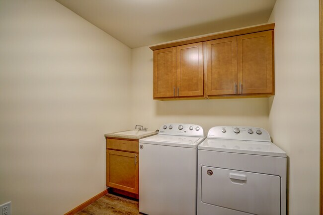 Foto del edificio - 400 Odyssey Ct
