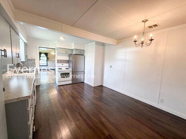 Foto del edificio - 3-Bed/2-Bath Spacious Home with Modern Amenities/Available Soon!