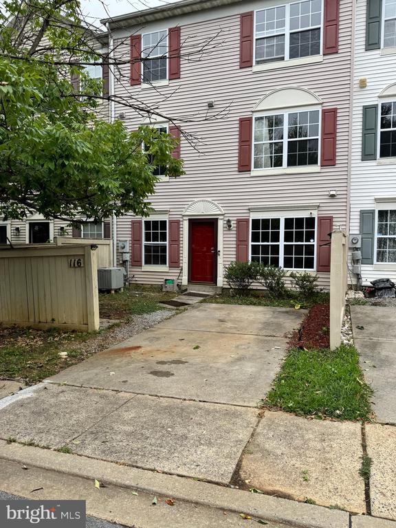 Primary Photo - 116 Crossbill Way