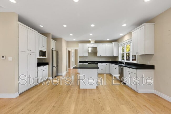 Building Photo - 235 Pleasant View Dr