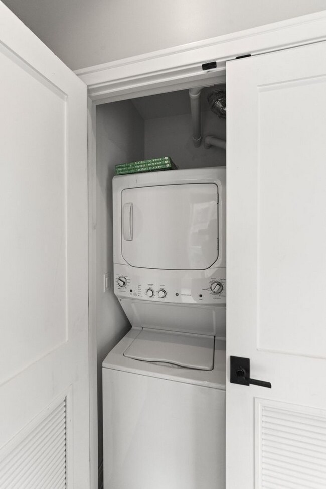 Foto del edificio - 1051 W Cornelia Ave