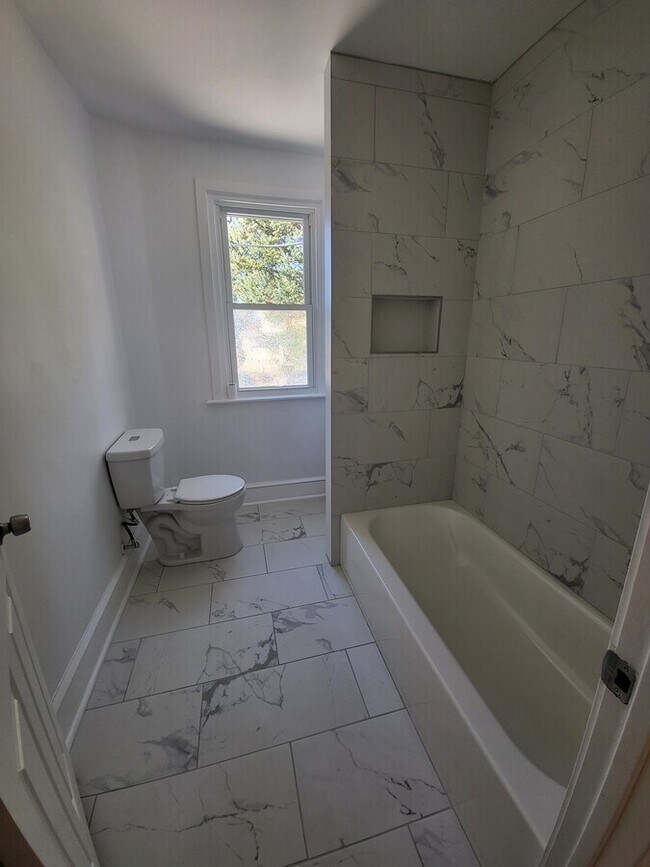 Foto del edificio - 6643 Chew Ave