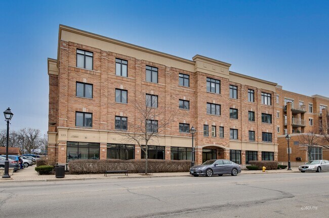 Foto del edificio - 123 W St Charles Rd