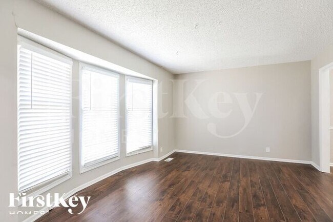 Foto del edificio - 1654 E Sheridan Bridge Ln