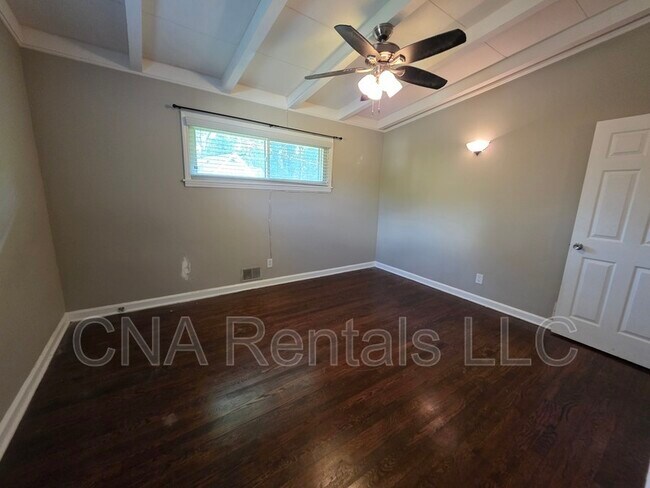 Building Photo - 3659 Ashwood Dr SE