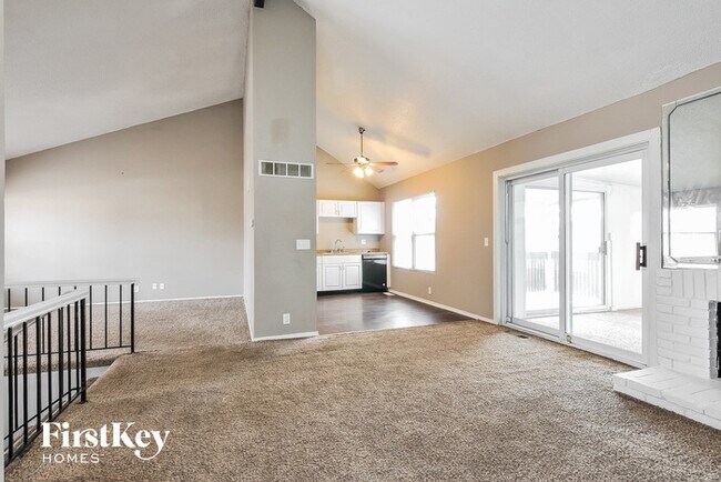 Building Photo - 1665 Woodman Dr