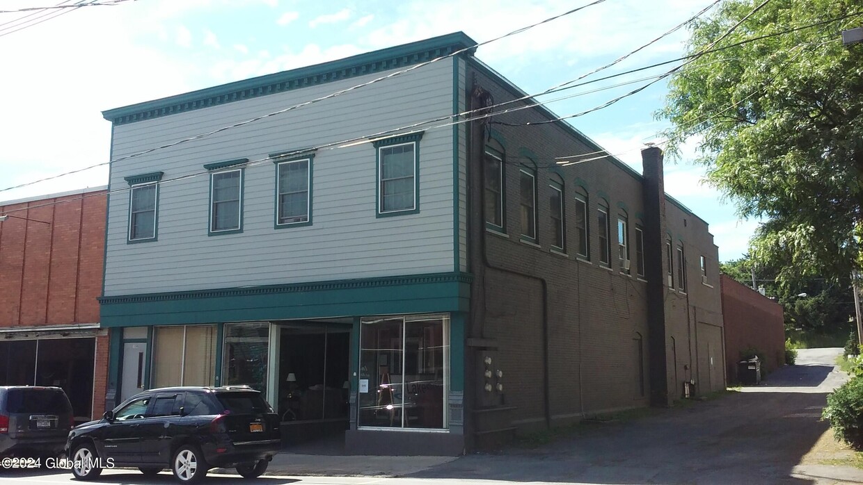 Primary Photo - 106 Montcalm St