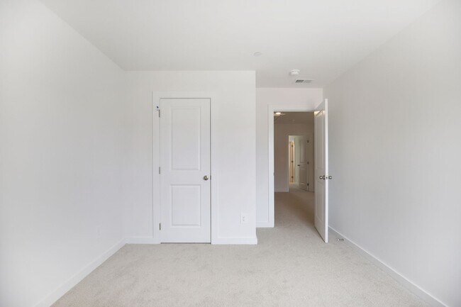 Foto del edificio - 7167 Cedarcrest Ct