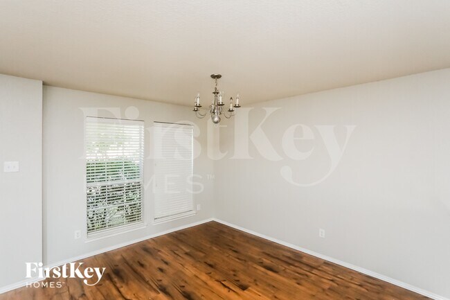 Foto del edificio - 13925 Walnut Canyon Ct