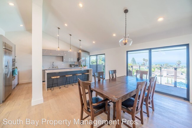 Building Photo - 2805 Palos Verdes Dr W