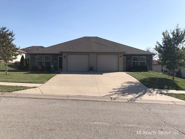 Foto del edificio - 3 Bed Single Level Duplex in Blue Springs;...