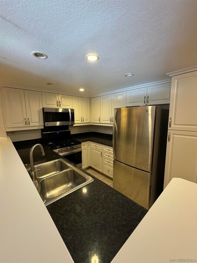 Building Photo - 1564 Tanglewood Ln