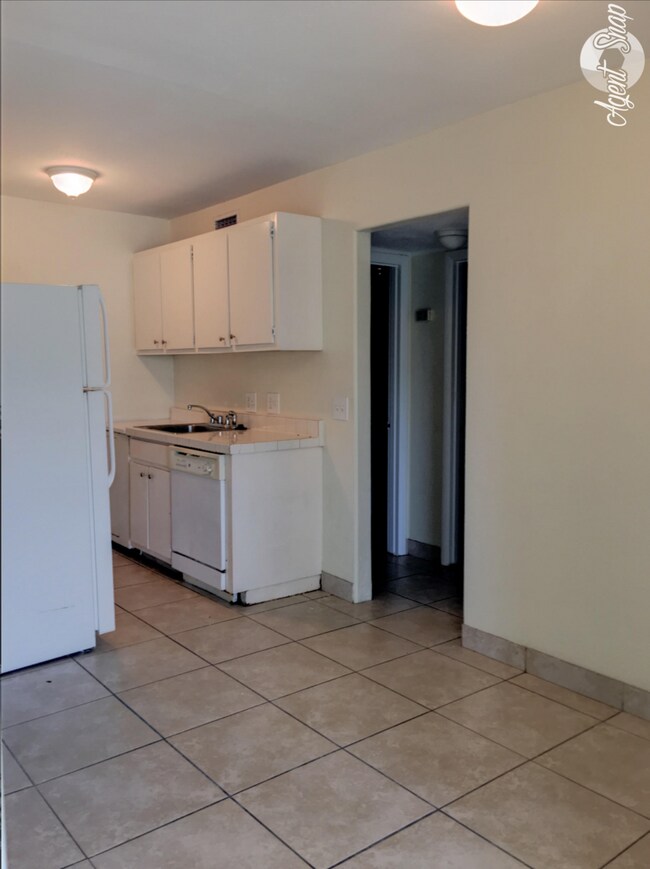 Foto del edificio - 1852 Golf View Ave