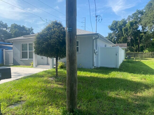 Foto del edificio - 3625 E North Bay St