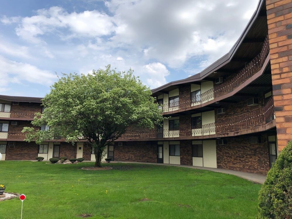 Primary Photo - Wonderful 2 Bedroom 1 Bath Lansing Condo