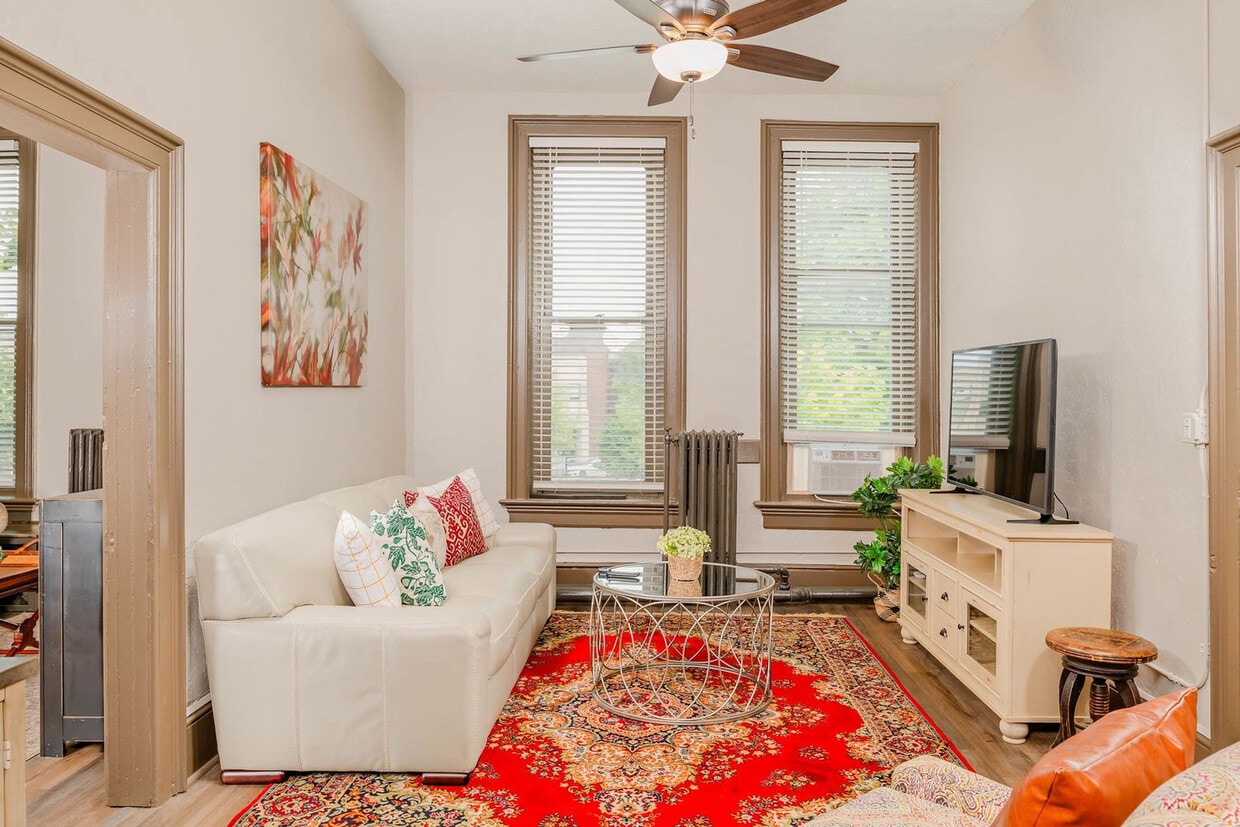 Primary Photo - 101 Algoma Blvd