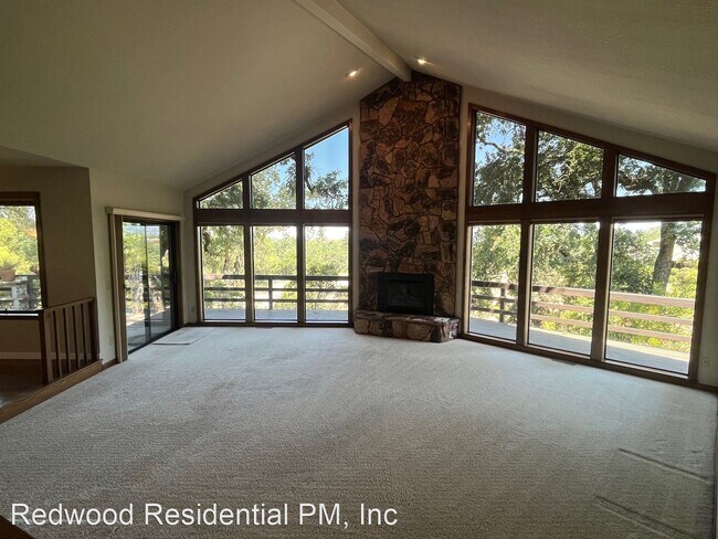 Building Photo - 3 br, 2.5 bath House - 4701 Woodview Drive