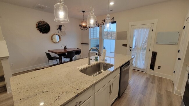 Building Photo - 3 Bed, 2.5 Bath Townhome Available in Travelers Rest