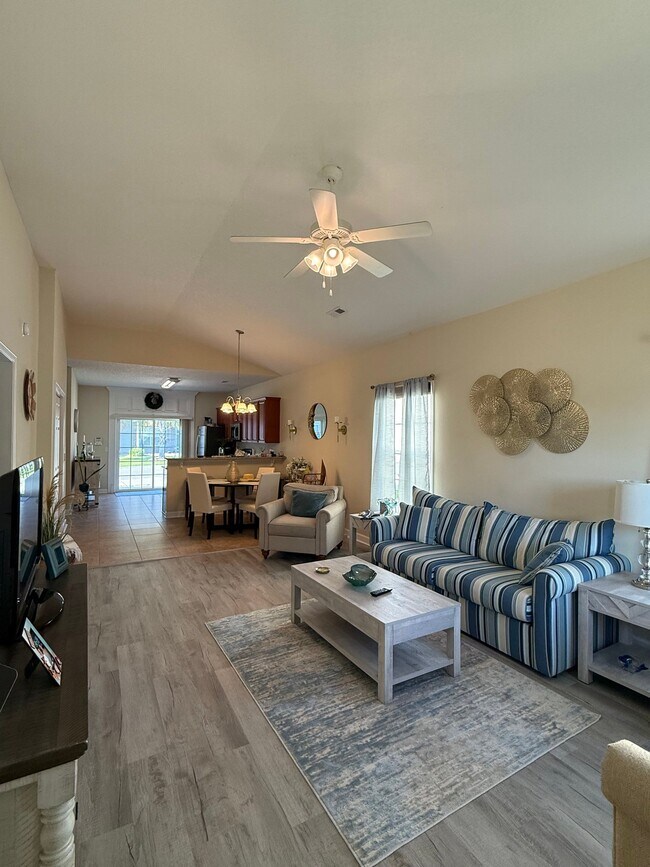 Building Photo - 101 Palm Cove Cir