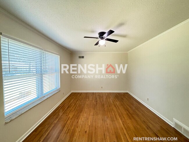 Foto del edificio - 4985 Darlington Dr